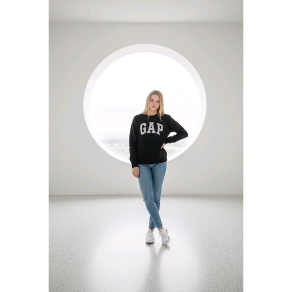 GAP Tops - GAP Pullover Crewneck Sweatshirt Black w/ Silver Glitter Logo Women's Size Large